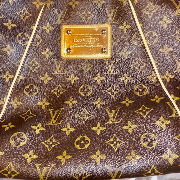 COPY - Authentic Louis Vuitton PM Galleria - Picture 5 of 16